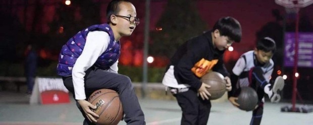 少年篮球入门基础训练内容